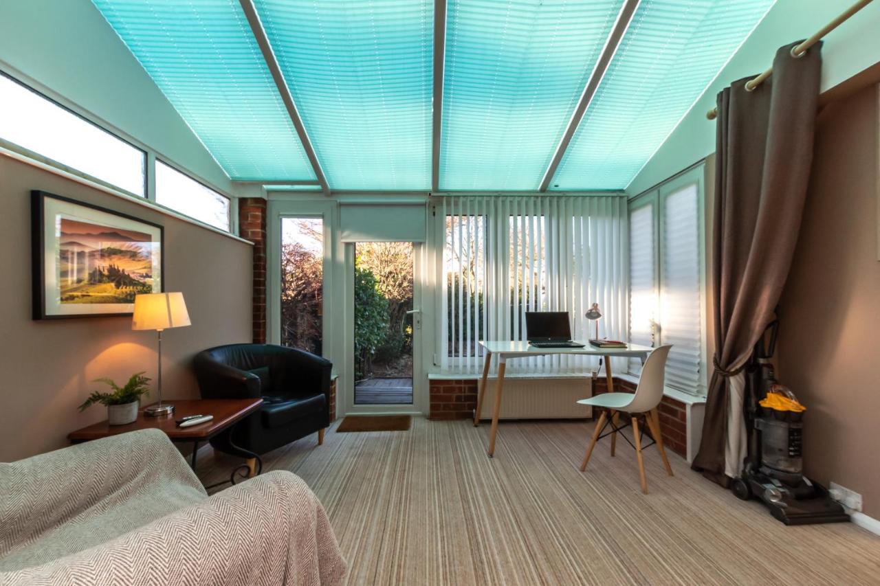 Cheerful 3-Bedroom Douglas House With Patio Σαουθάμπτον Εξωτερικό φωτογραφία