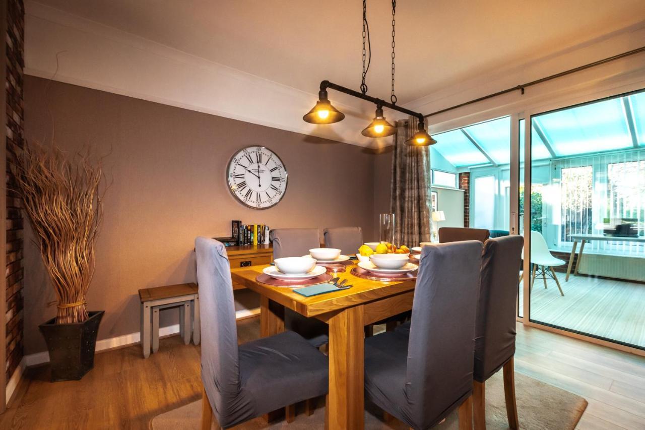 Cheerful 3-Bedroom Douglas House With Patio Σαουθάμπτον Εξωτερικό φωτογραφία