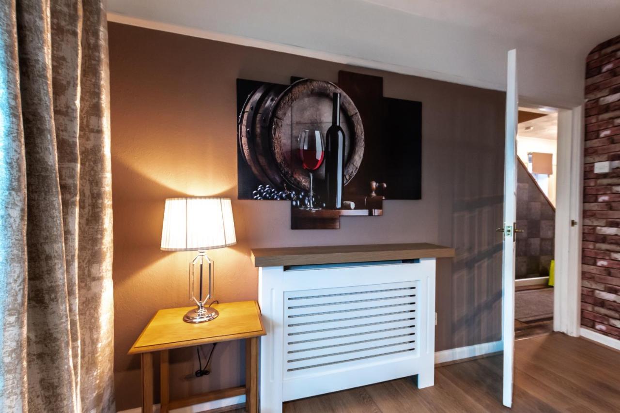 Cheerful 3-Bedroom Douglas House With Patio Σαουθάμπτον Εξωτερικό φωτογραφία