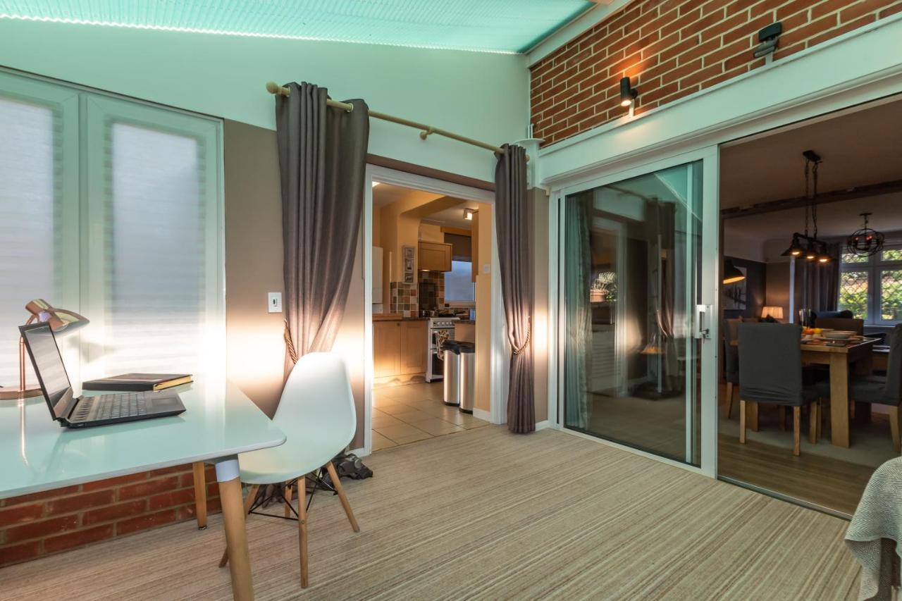 Cheerful 3-Bedroom Douglas House With Patio Σαουθάμπτον Εξωτερικό φωτογραφία